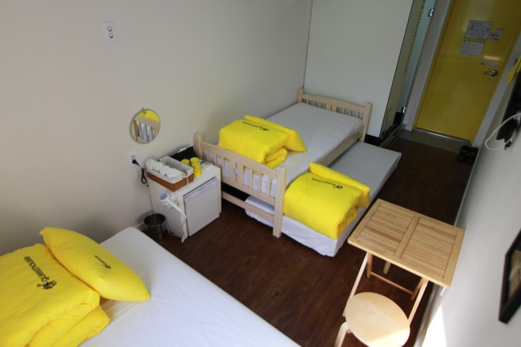 24 Guesthouse Myeongdong Town Seul Cameră foto