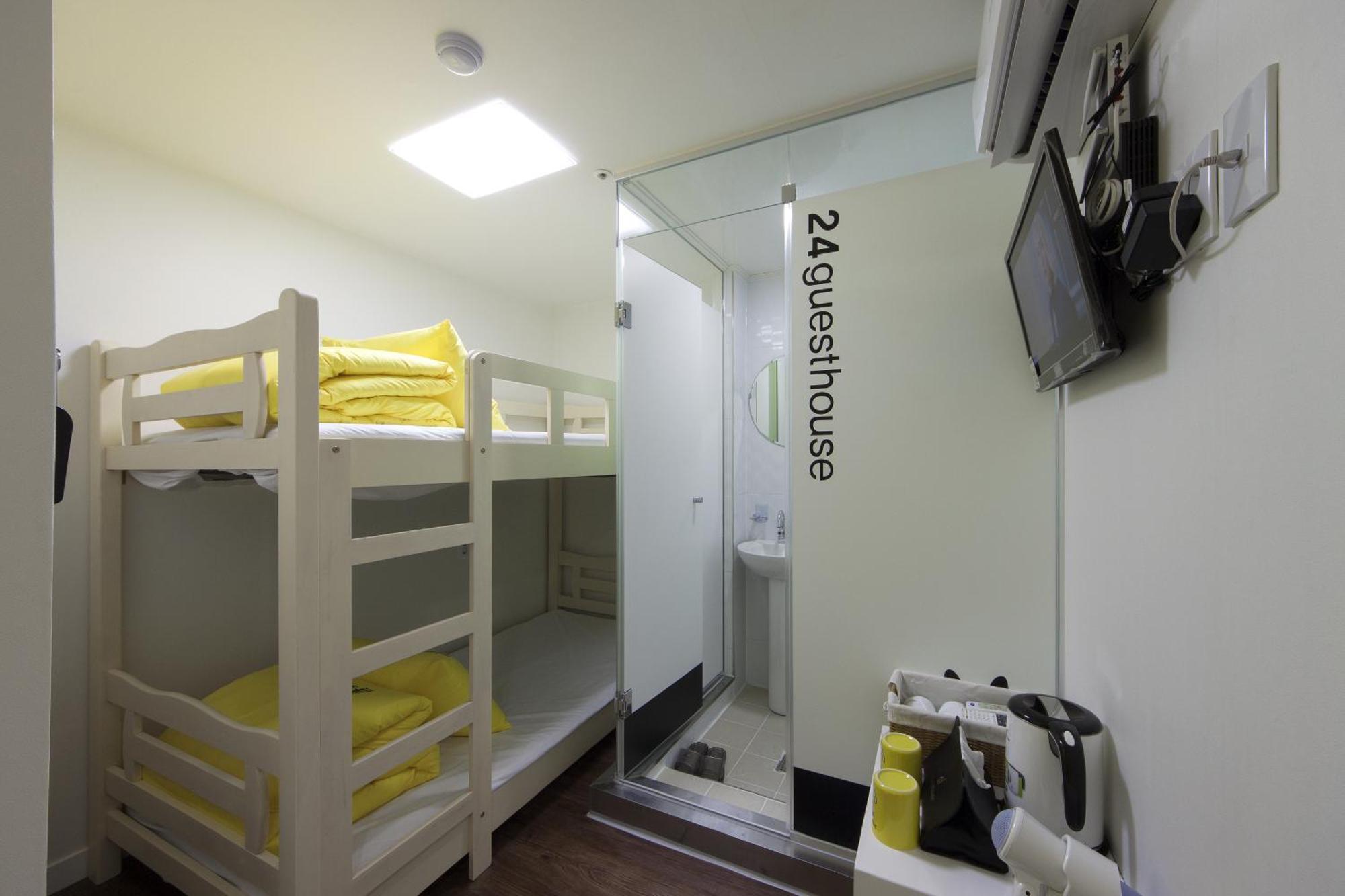 24 Guesthouse Myeongdong Town Seul Cameră foto
