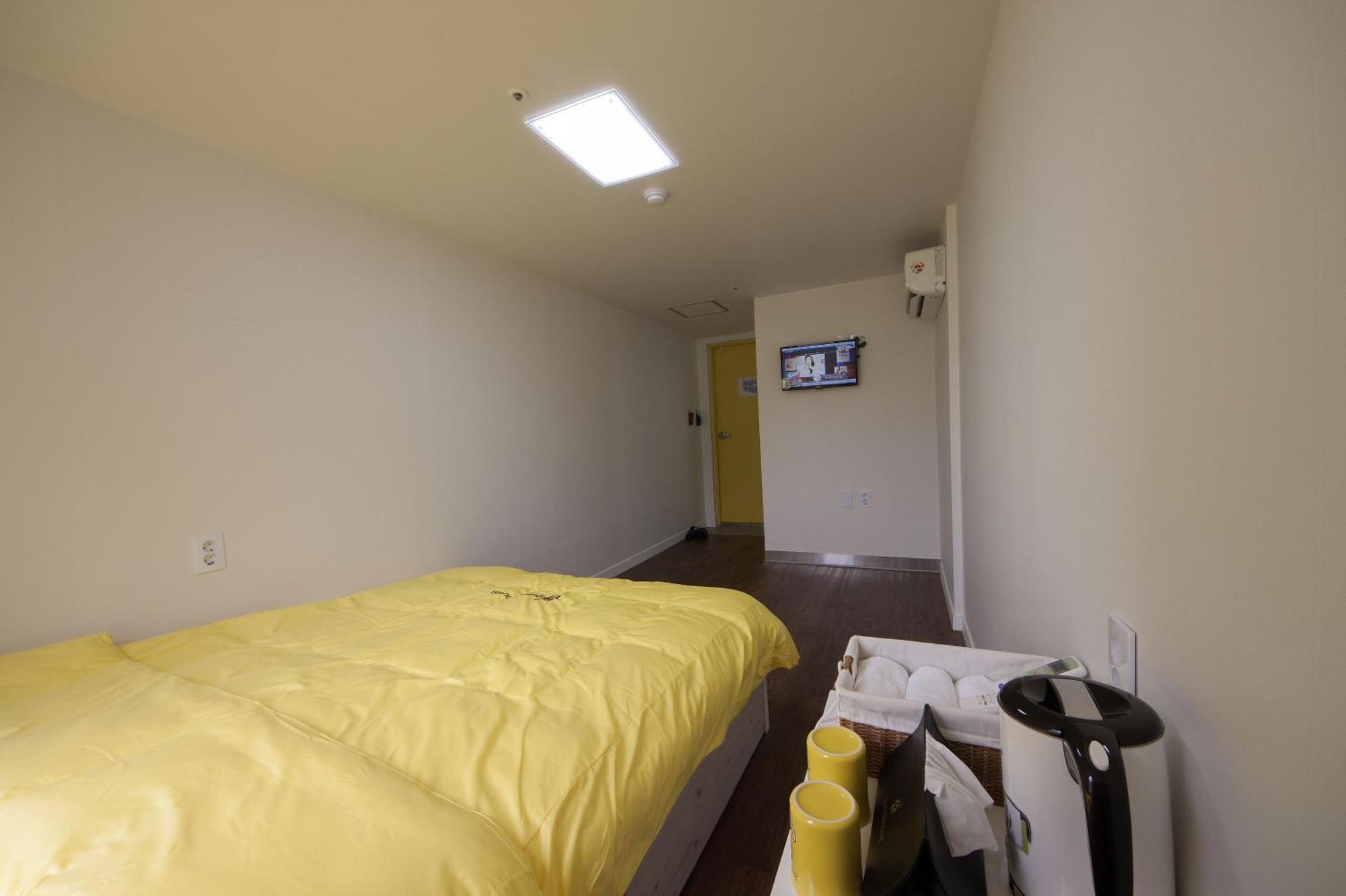 24 Guesthouse Myeongdong Town Seul Cameră foto