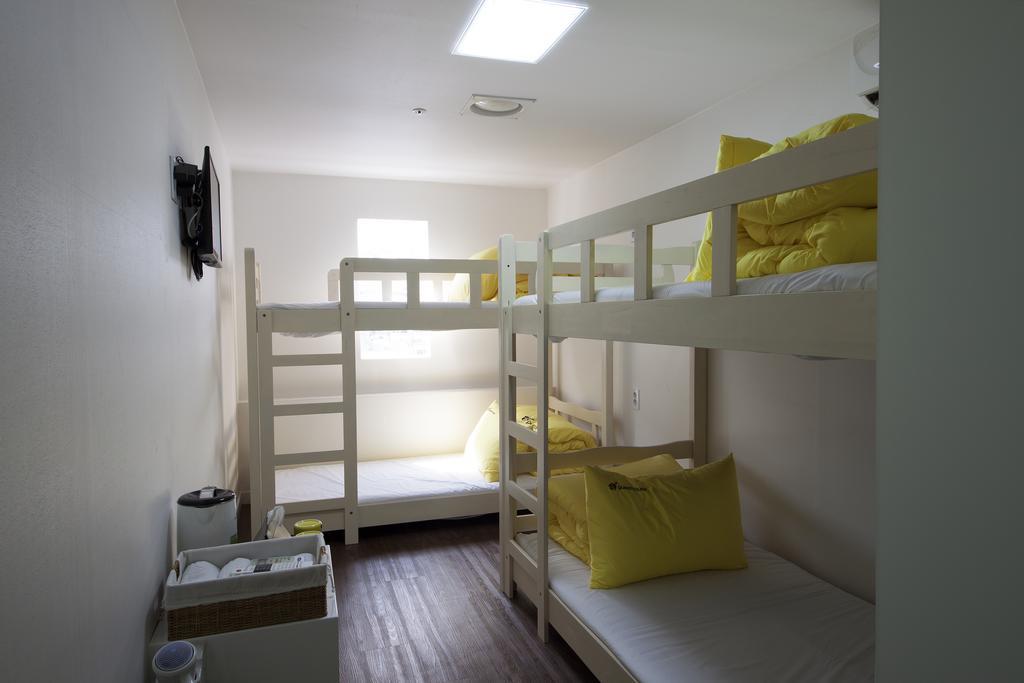 24 Guesthouse Myeongdong Town Seul Cameră foto